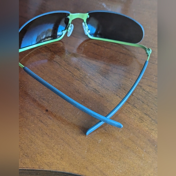 🎁Authentic CHANEL frameless sunglasses 😎 - Picture 7 of 9